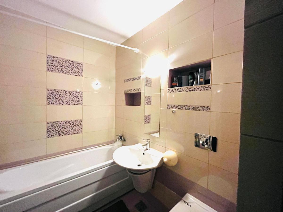 Confortmodern Flat3 Rooms Bacău Екстериор снимка